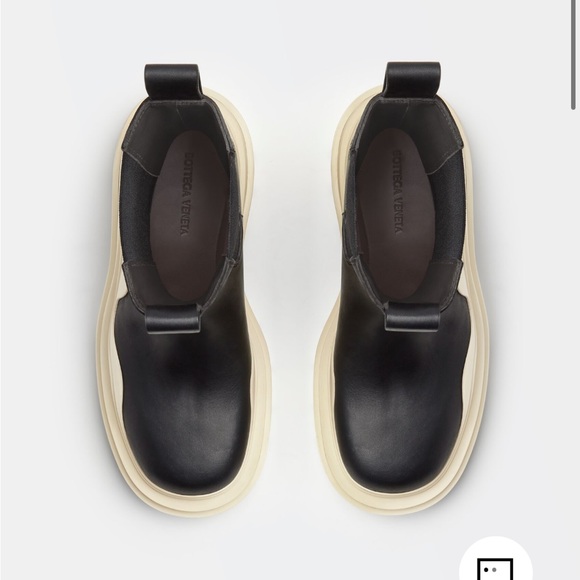 Bottega Venetta Tire Chelsea Boot in Black / Sea Salt - Picture 2 of 12